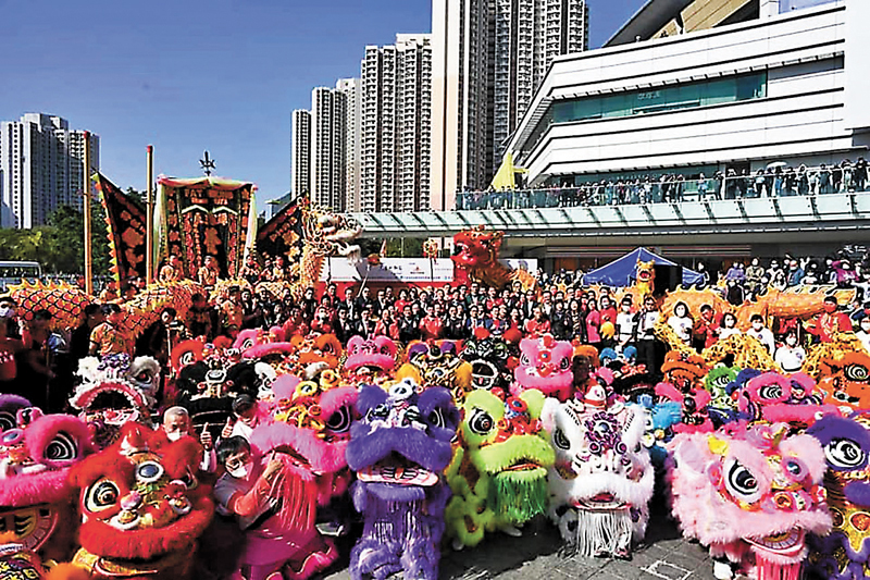 ◆由香港龍獅節籌備委員會主辦的2023年香港龍獅節「龍獅耀動賀新春」活動，昨日在觀塘秀茂坪商場外舉行。