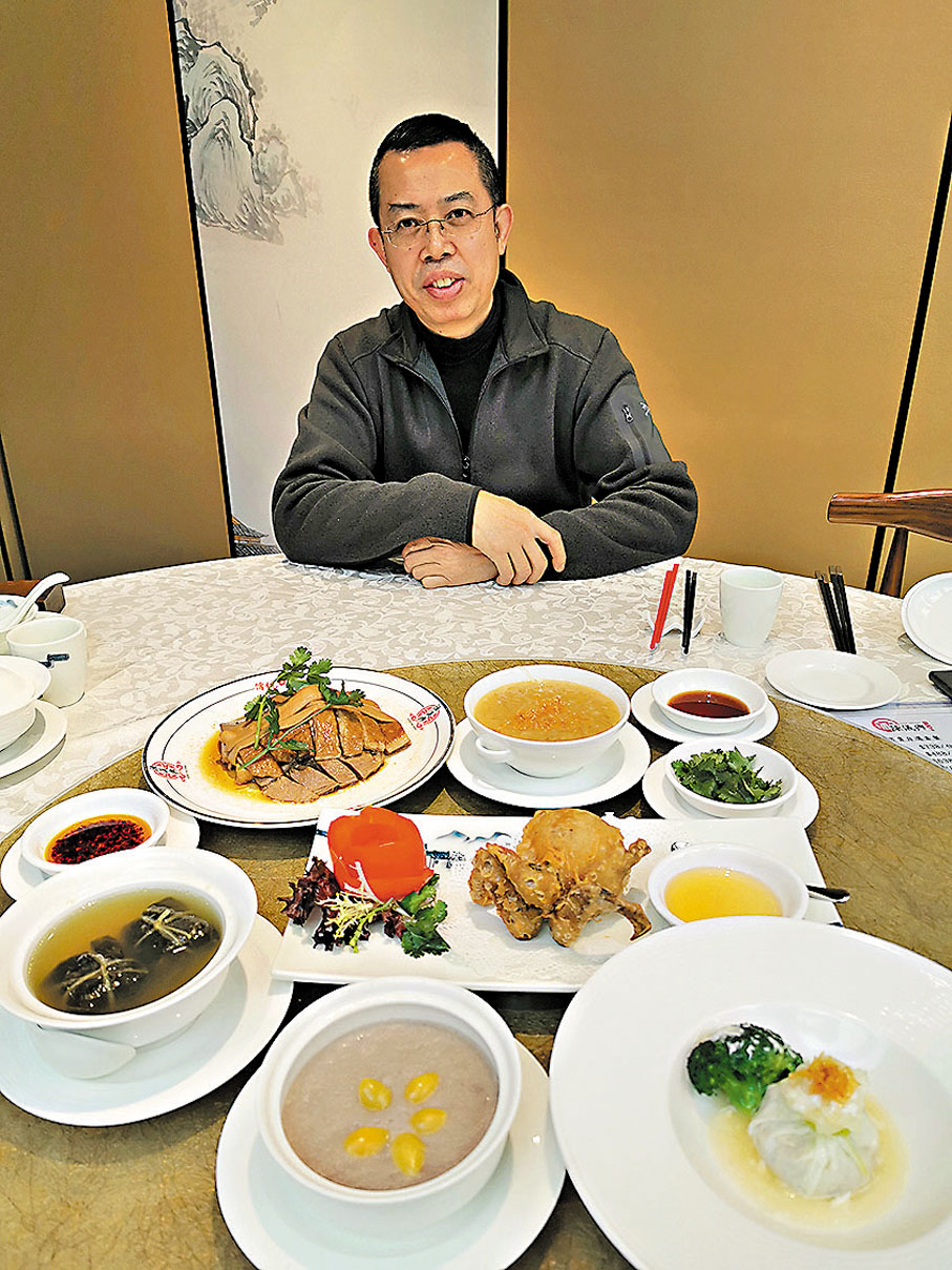 ◆陳儀興潮州菜館由袓籍潮州的陳億桐先生在1963年於新蒲崗創立，現時掌舵人為其長子陳星先生。