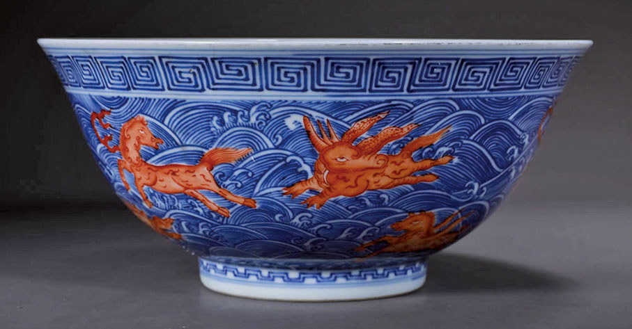 ◆光緒 青花礬紅海八怪紋碗