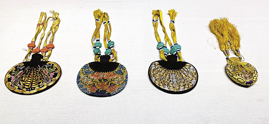 ◆展出刺繡精美的清宮春節荷包。