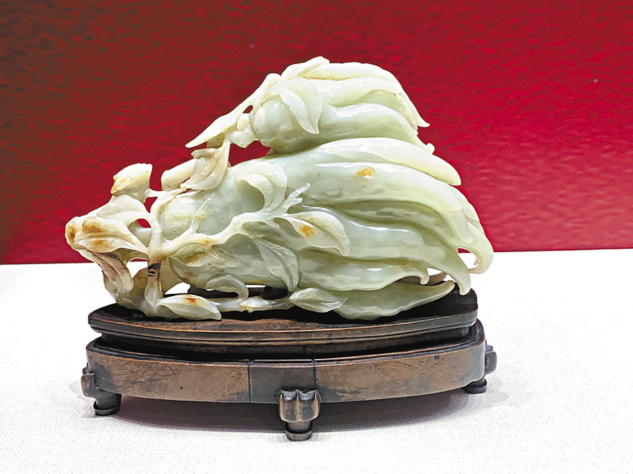 ◆清玉雕佛手，寓意「福壽」。