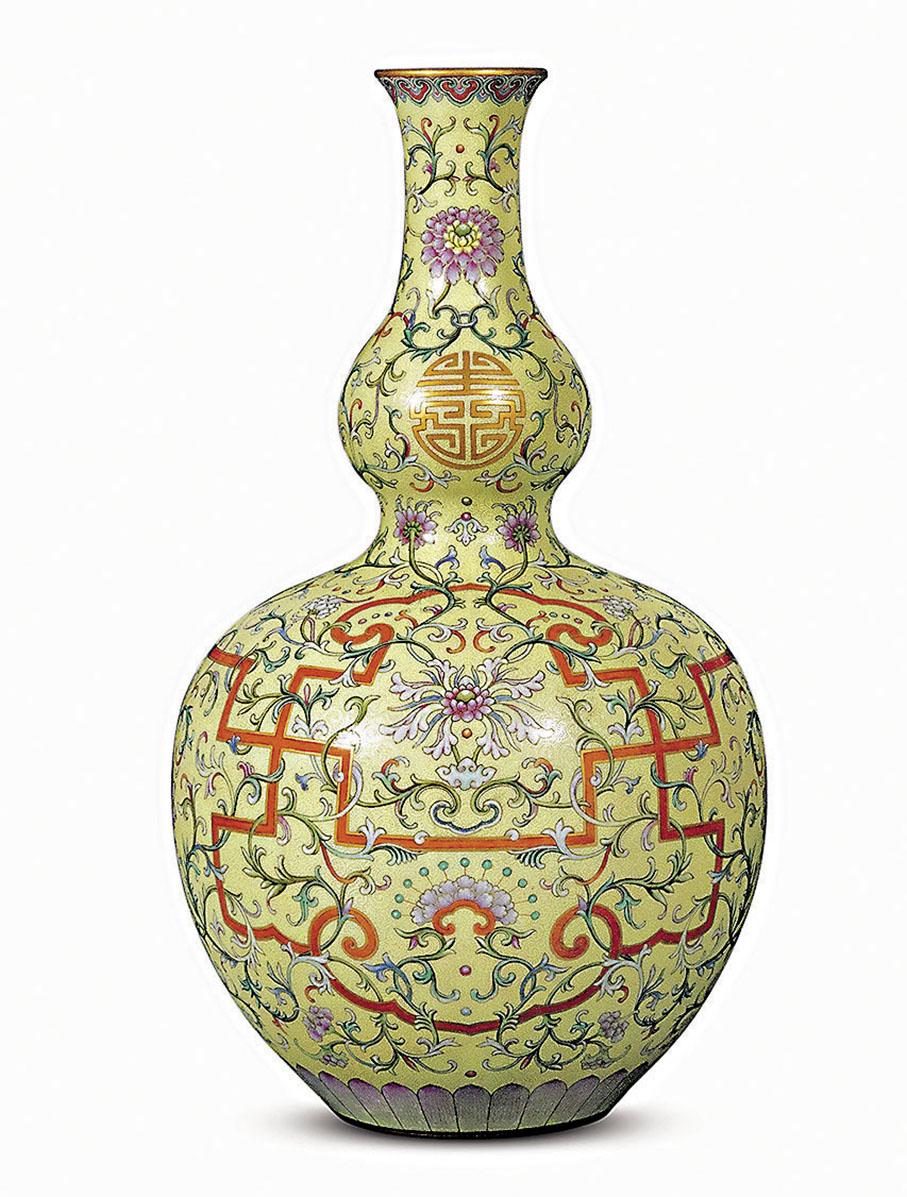 ◆清乾隆洋彩錦上添花萬壽如意葫蘆瓶  圖片來源：蘇富比