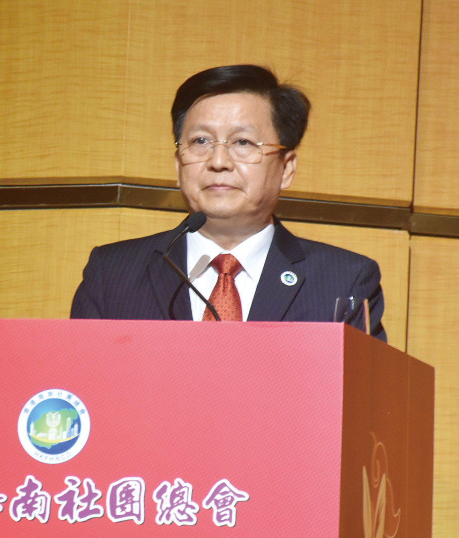 ◆香港海南社團總會主席兼秘書長莫海濤致祝酒辭。