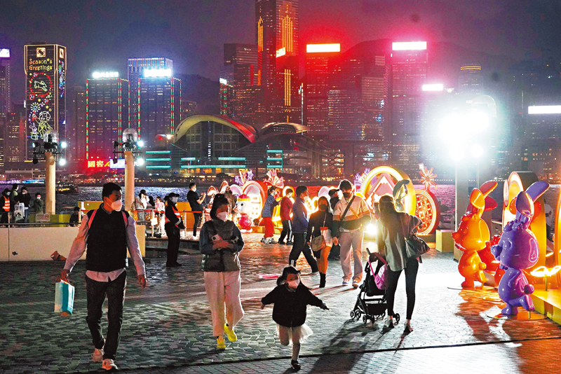 ◆等候3年，兩地居民終於迎來全面通關的喜訊，香港百業復興在望。 香港文匯報記者曾興偉  攝