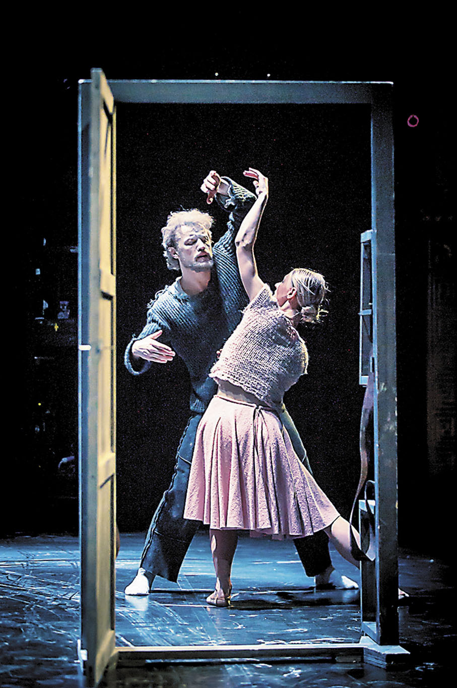 ◆《培爾．金特》用舞蹈大膽詮釋易卜生名著。 攝影：Alex Pankov