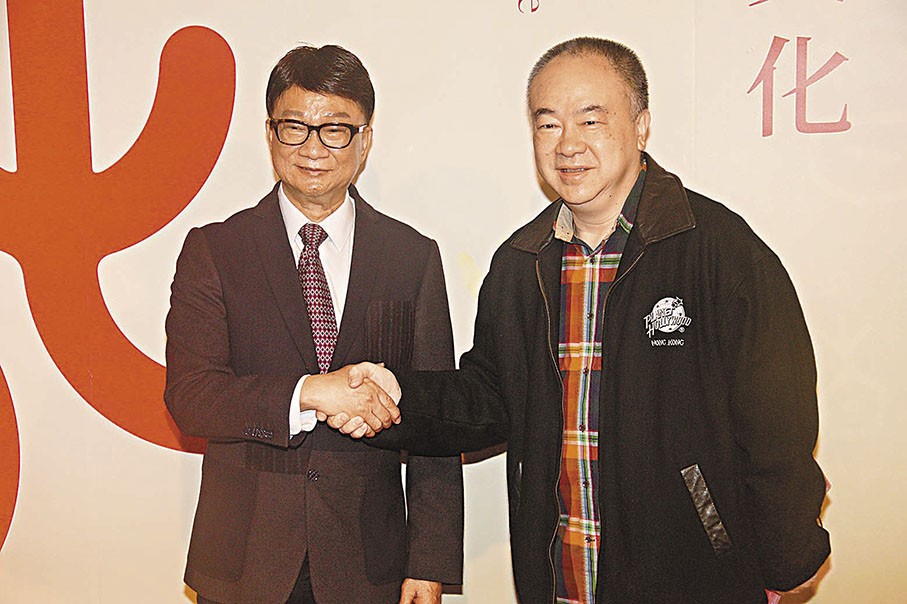 ◆高志森（右）前來祝賀新任主席和小明哥。