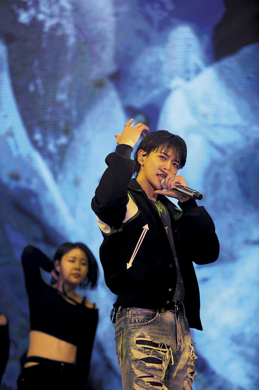 ◆ 珉豪帥氣的舞姿讓台下粉絲看得如癡如醉。