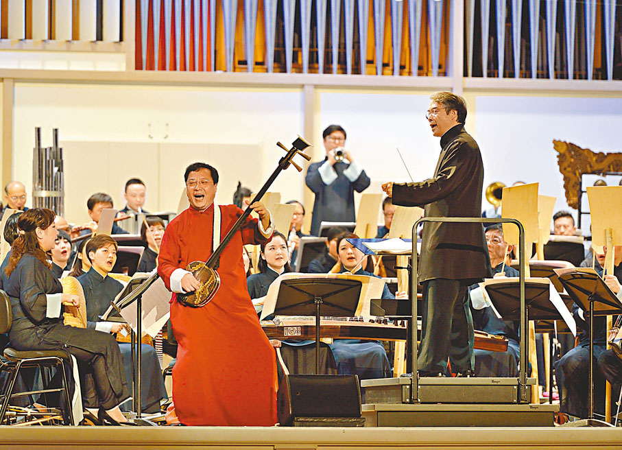 ◆趙太生曾在俄羅斯巡演中表演《黑土歌》。