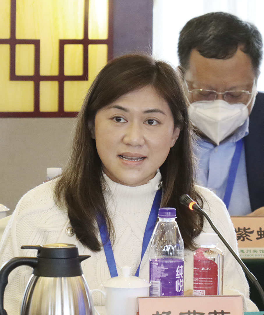 ▲香港惠州社團聯合總會執行主席楊燕芝發言。