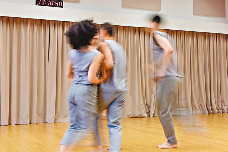 ◆《鳴》由四位舞者演繹。