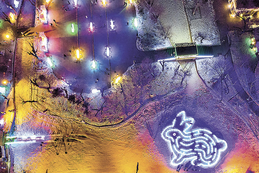 ◆冰燈藝術遊園會園區內的冰雕和冰迷宮。