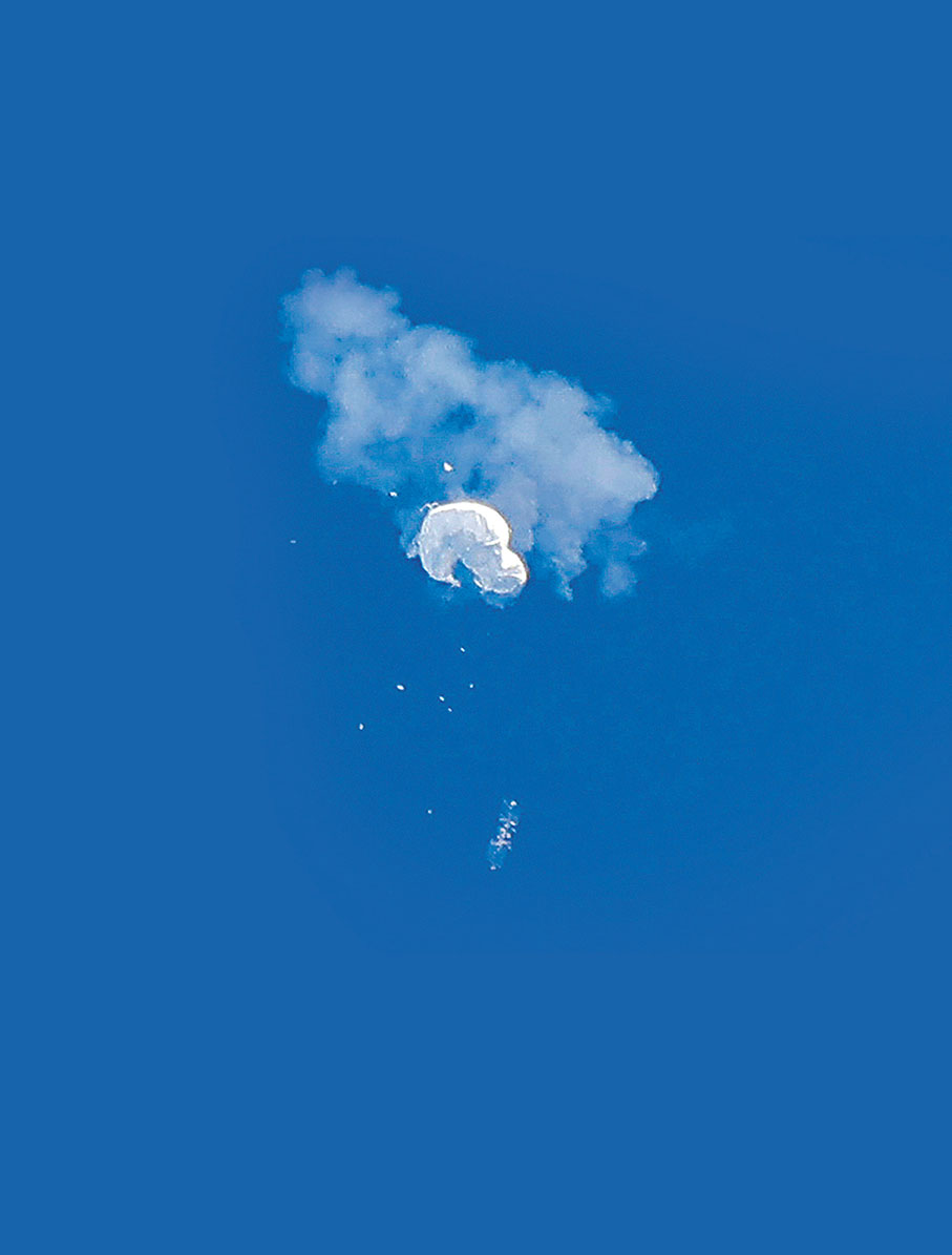 ◆ 美方早前派軍機擊落氣球，導致中美兩國關係緊張。 路透社