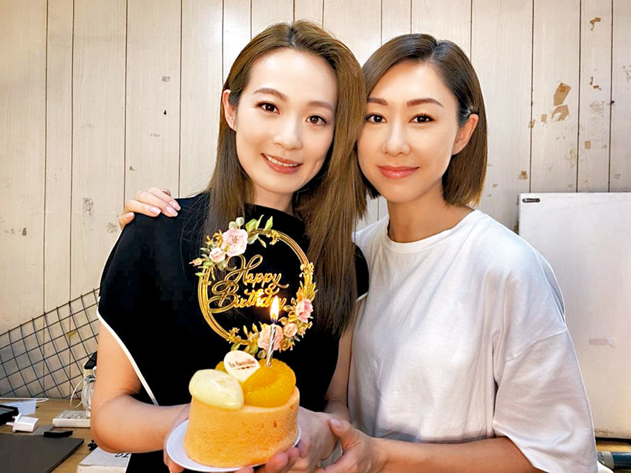 ◆ 蔡潔(左)與胡定欣關係友好。