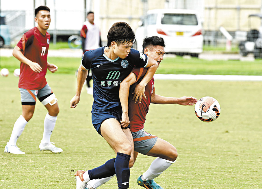 ◆金旻奎（藍衫）期待與韓國腳金信煜同場競技。 資料圖片、