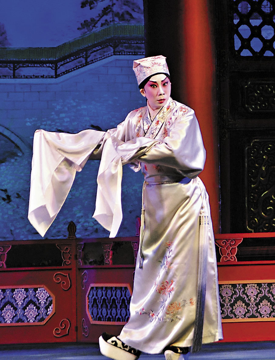 ◆藝青雲演書生也入型入格。