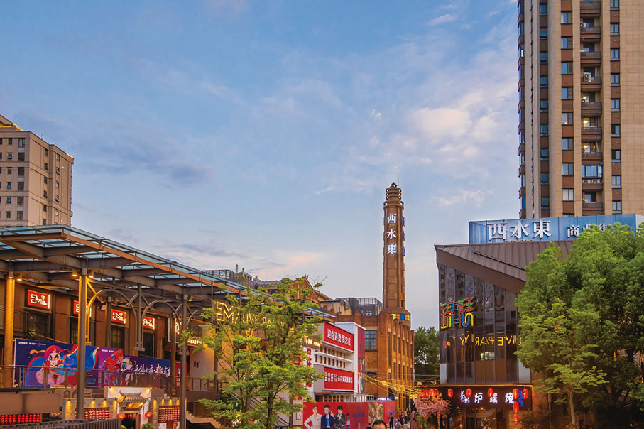 ◆ 西水東，綠地香港控股有限公司把百年歷史的榮氏工業遺址，打造成為亞太城市更新的最佳範本。
