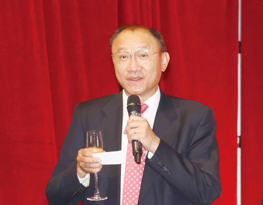◆ 香港廣東社團總會第一執行主席鄧清河致祝酒辭。