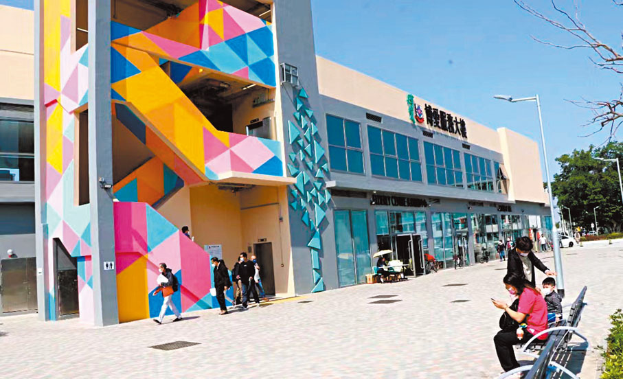 ◆社區內有兩幢便利設施服務大樓。香港文匯報記者北山彥  攝