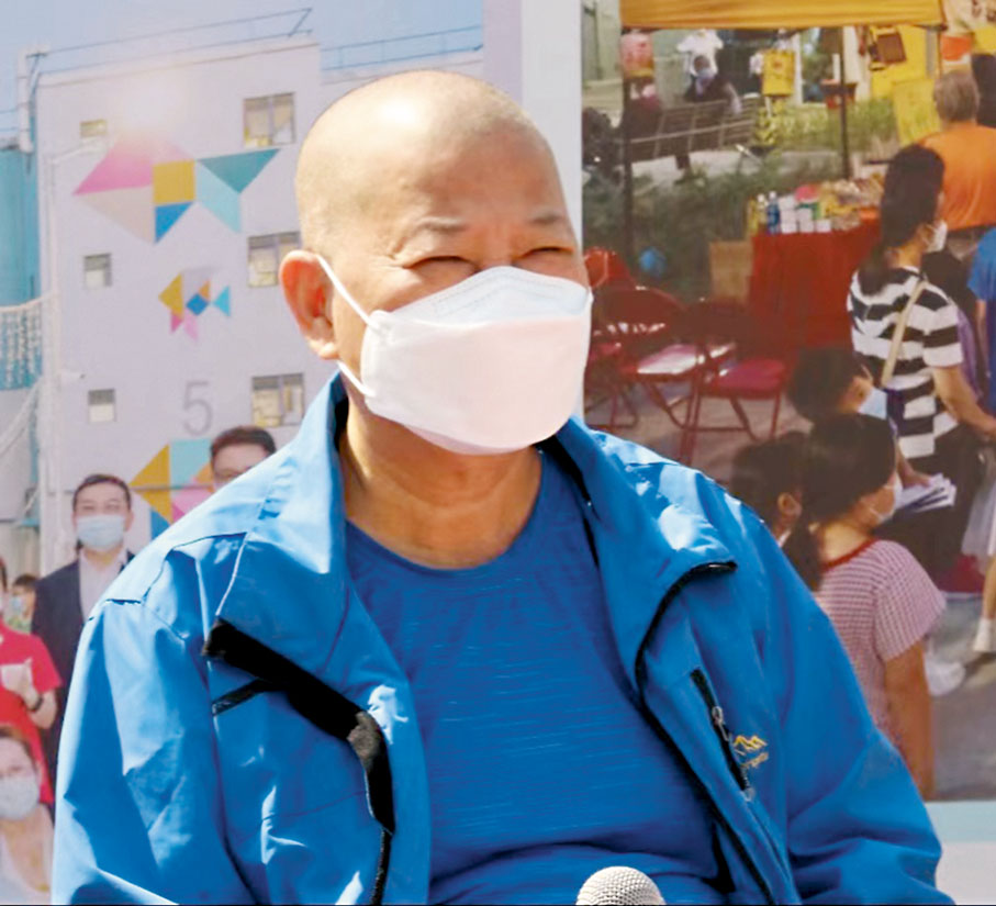 ◆住客陳先生盛讚江夏圍村空氣好，住得安心。香港文匯報記者北山彥  攝