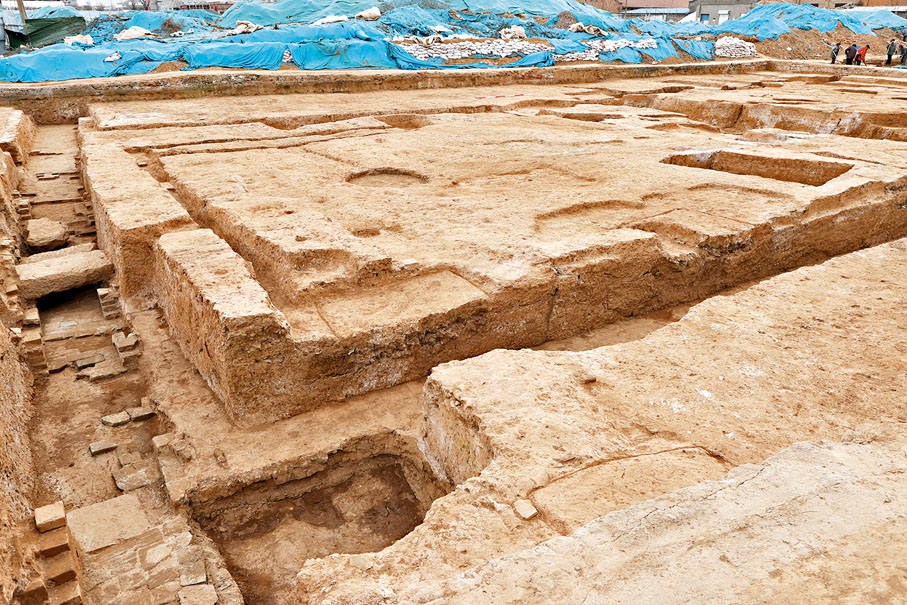 ◆ 李世民在玄武門把兄弟殺死，最終順利登基。圖為隋唐洛陽宮城玄武門遺址城門墩台。 資料圖片