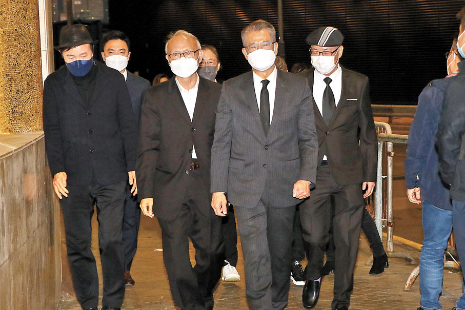 ◆ 財政司司長陳茂波前來致祭。