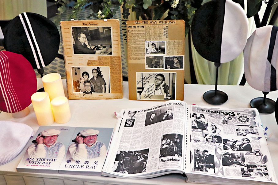 ◆ 治喪委員會為Uncle Ray製作了一本紀念特刊。