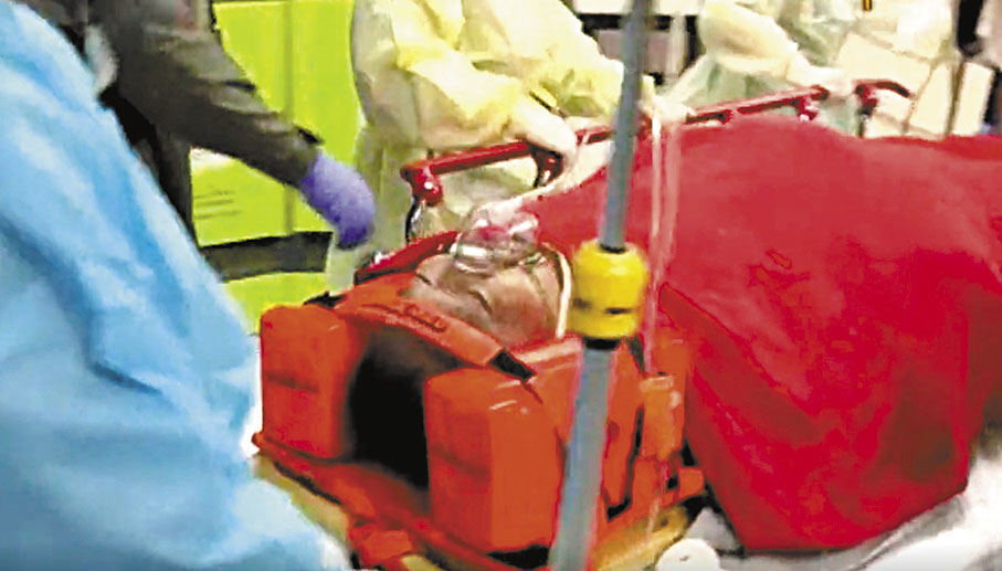 ◆西貢斬竹灣撞船墮海傷者送院搶救。 電視截圖