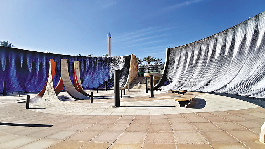 ◆Surreal超現實水景，配合音樂演奏，瀑布更美。