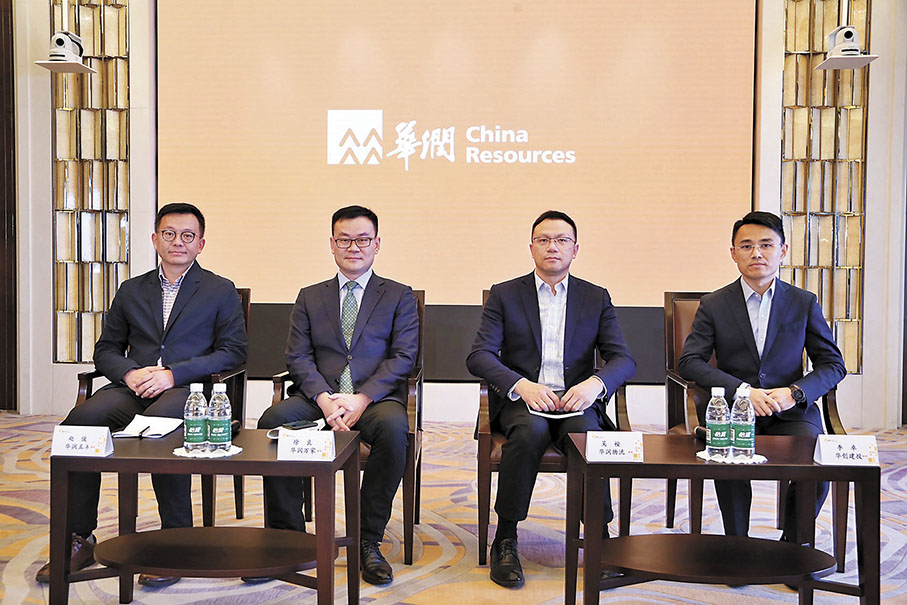 ◆左起：趙俊、徐良、吳桉、李卓 。