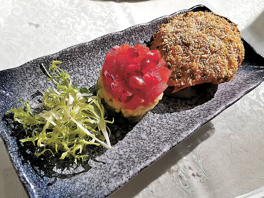 ◆釀焗蟹蓋配芒果蜜瓜番茄沙律撻