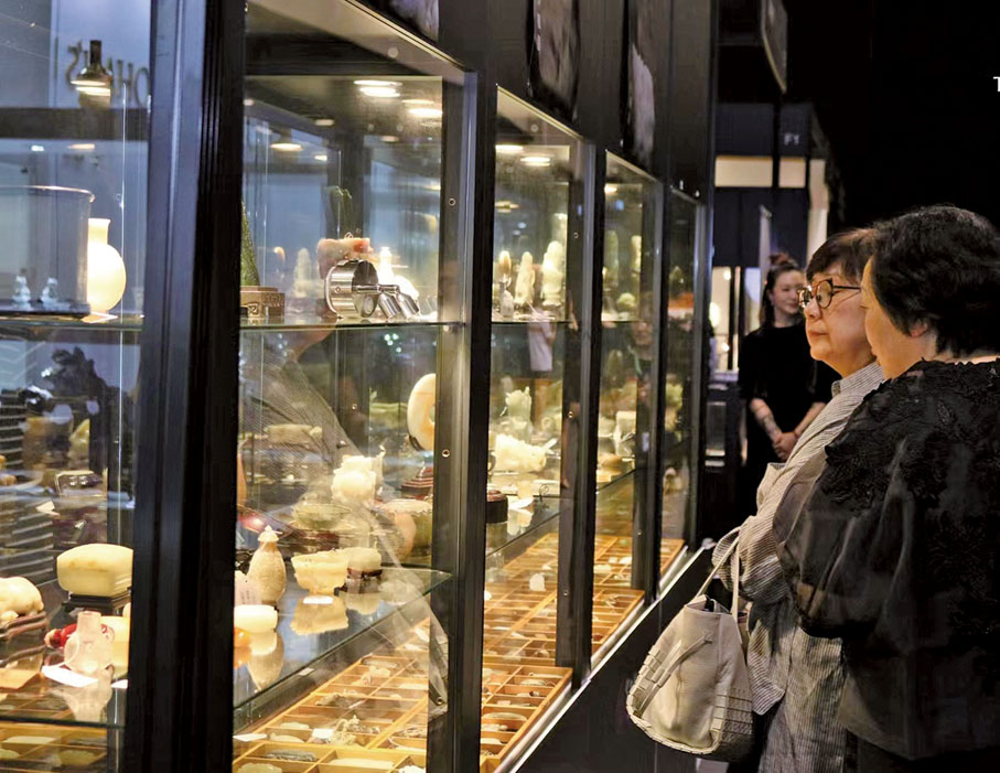 ◆往屆古玩展的參展攤位。