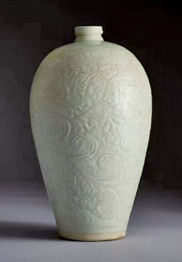 ◆北宋 青白釉刻花纏枝牡丹紋梅瓶