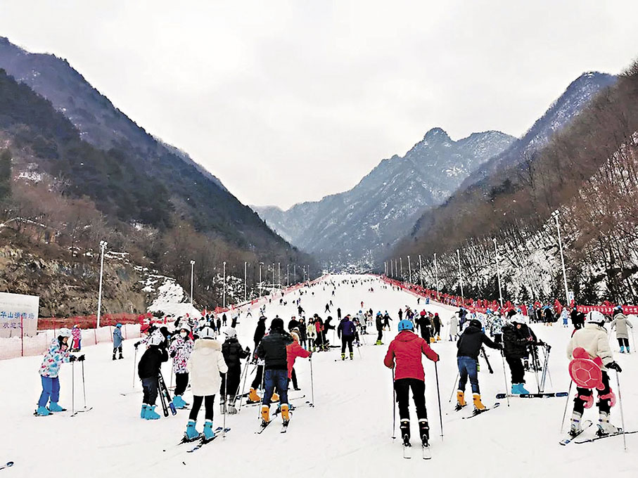 ◆翠華山滑雪場被譽為「秦嶺第一雪場」。