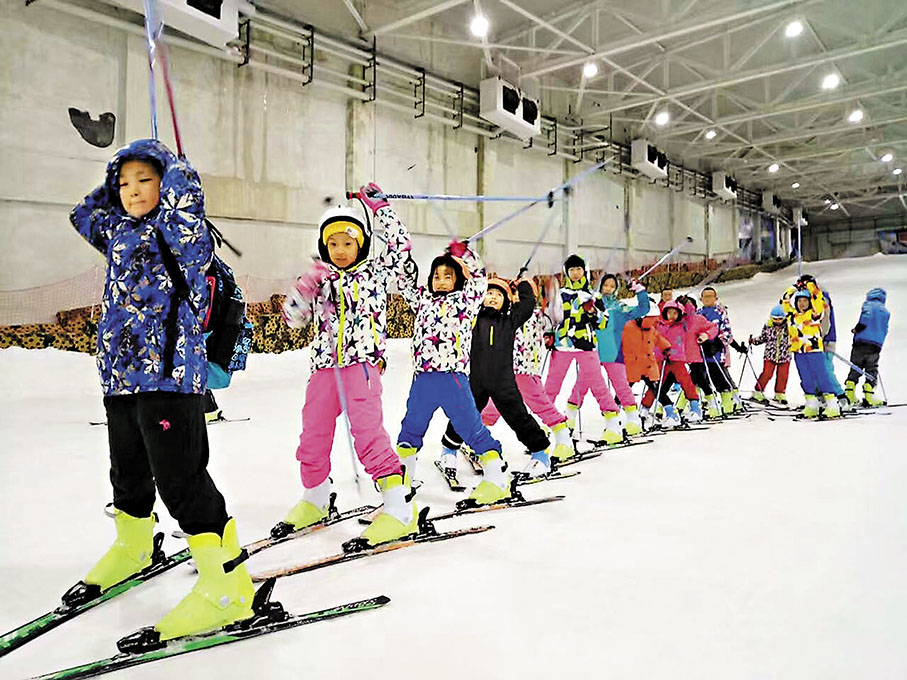 ◆秦嶺四季室內滑雪館實現全年無休滑雪。