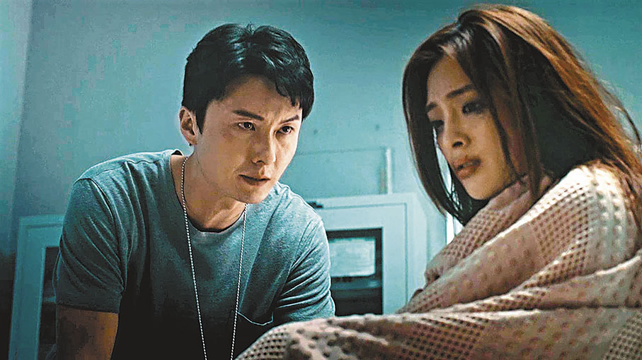 ◆ Celina投入狀態與視帝王浩信對戲。