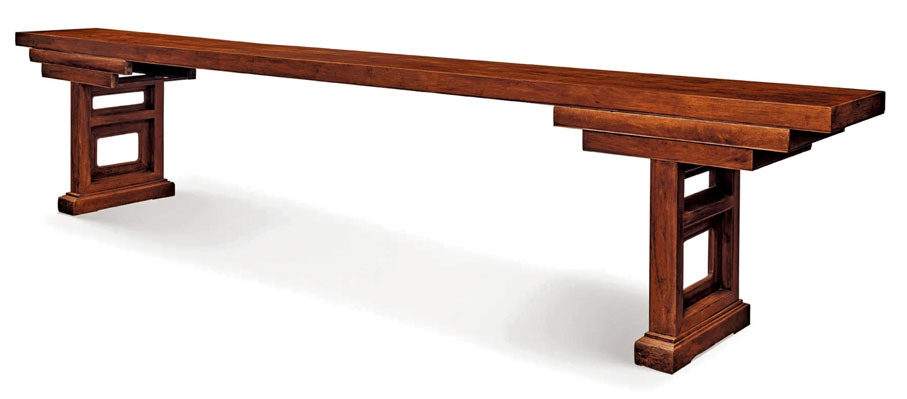 ◆明末清初黃花梨獨板架几式巨型供案。圖片來源：北京保利