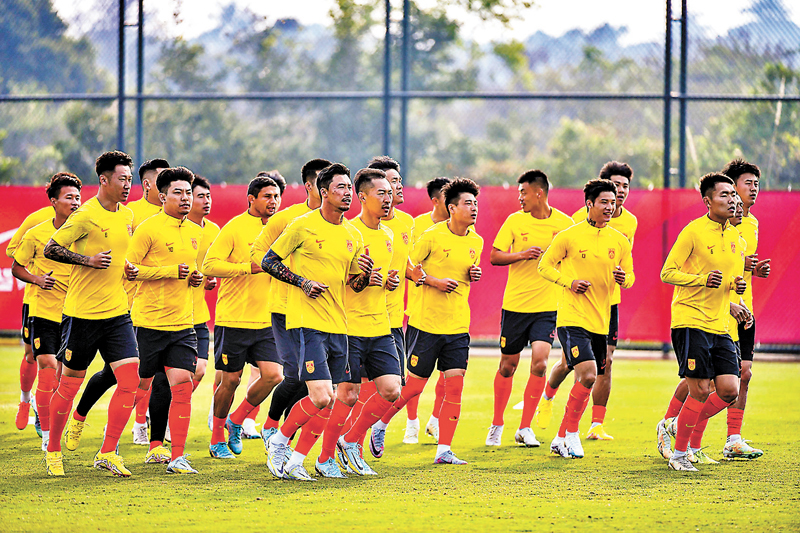 ◆國足在海口中國足球（南方）訓練基地展開集訓。 中新社