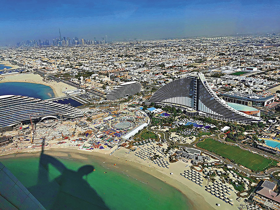 ◆欣賞集團建築中的景色