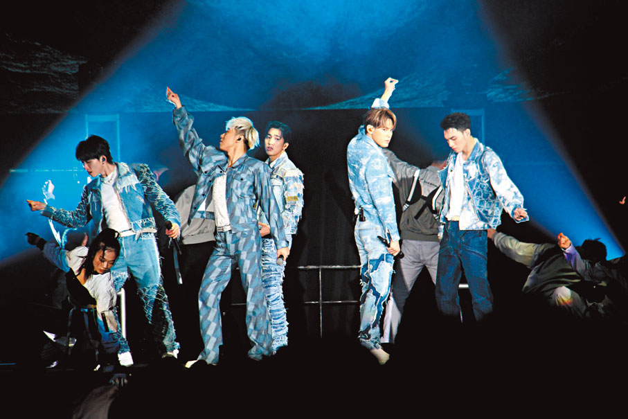 ◆五堅情勁歌熱舞落力開騷。