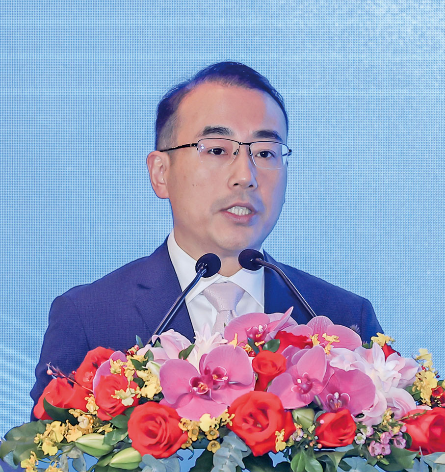 ◆ 維珍妮國際（控股）有限公司首席運營官執行董事陳志平