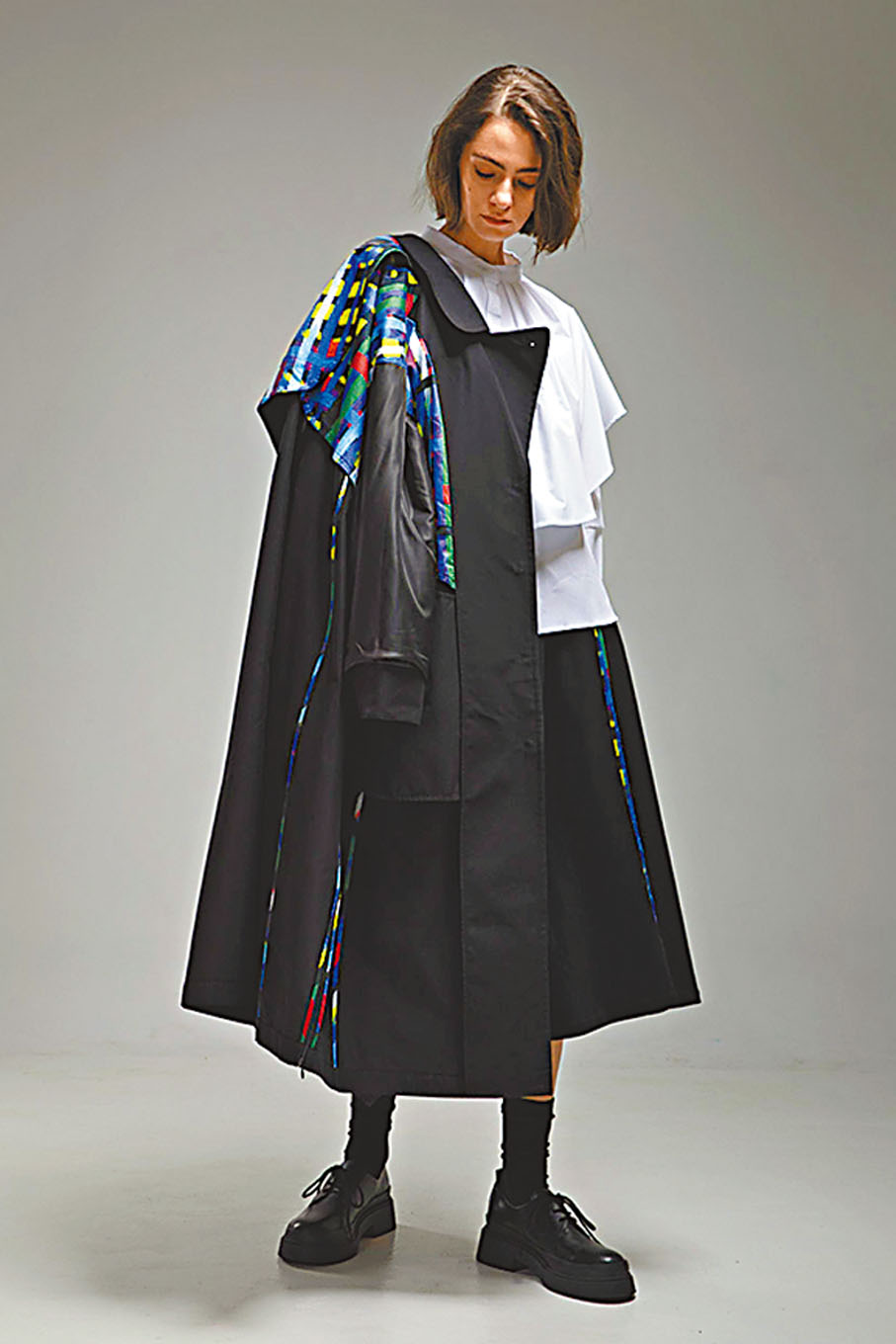 ◆衣飾融入「FREE TIME」印花