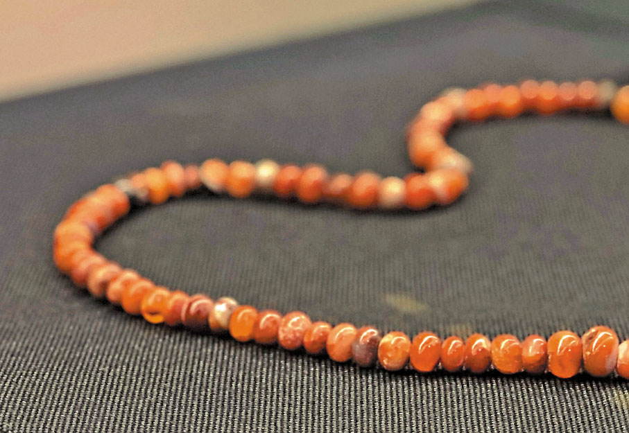 ◆中山國的瑪瑙珠串，顯示當年精美的拋光工藝。