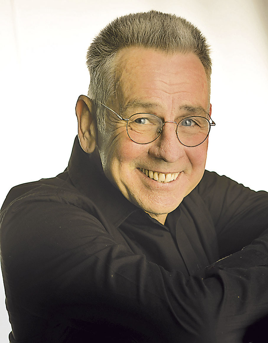 ◆阿德里安．哥勒  攝影：Fiona MacPherson