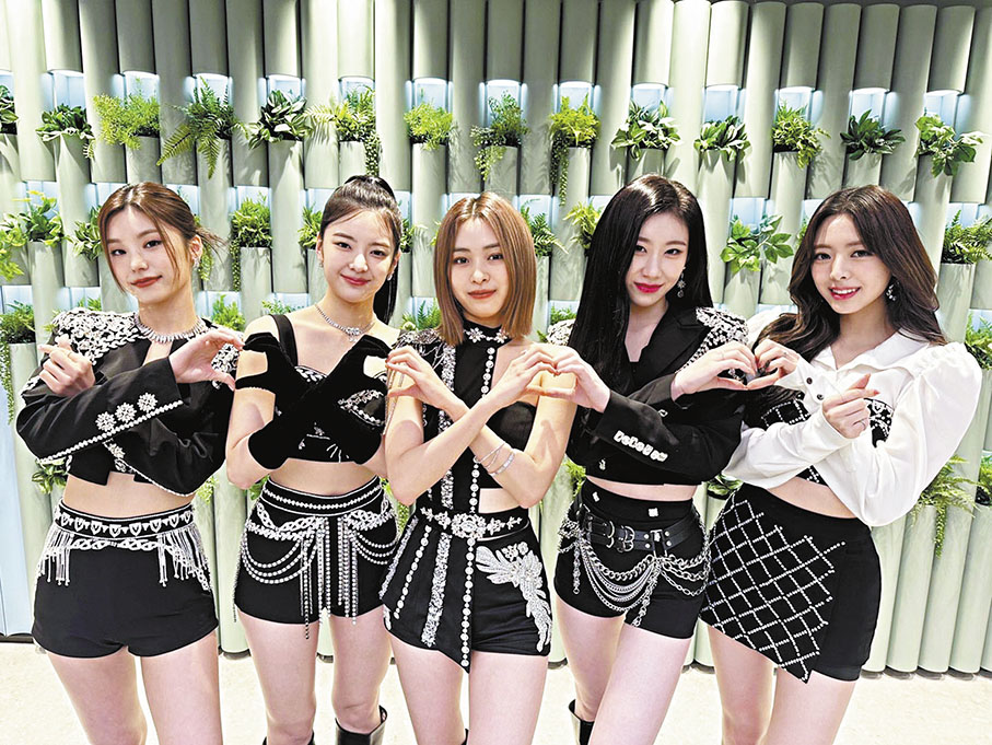 ◆ITZY大讚香港美麗又有活力。