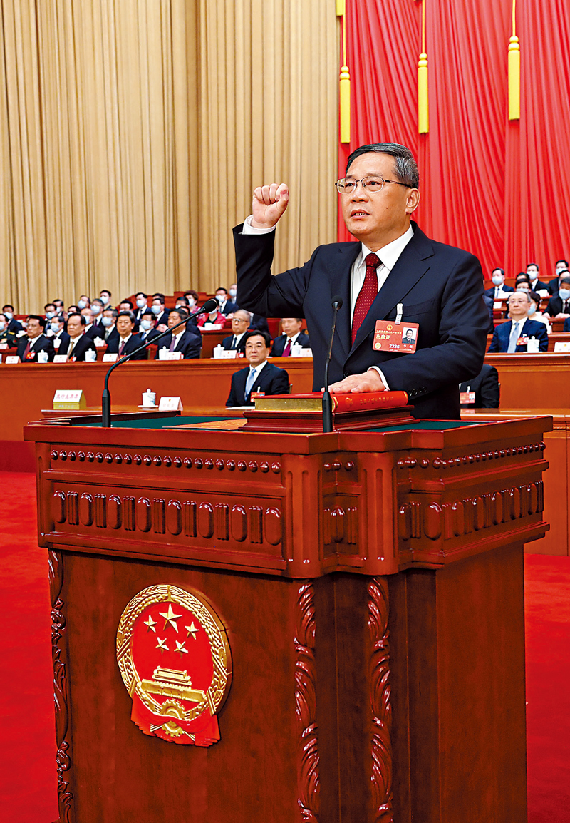 ◆新任國務院總理李強進行憲法宣誓。新華社