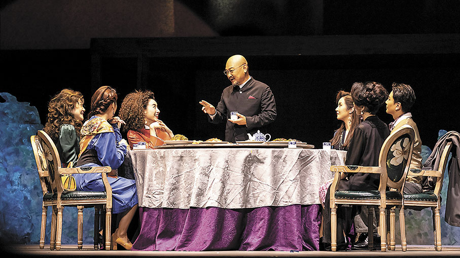 ◆《繁花》劇中演員全程以滬語方言演出，使觀眾沉浸於濃厚的上海風情和文化韻味當中。