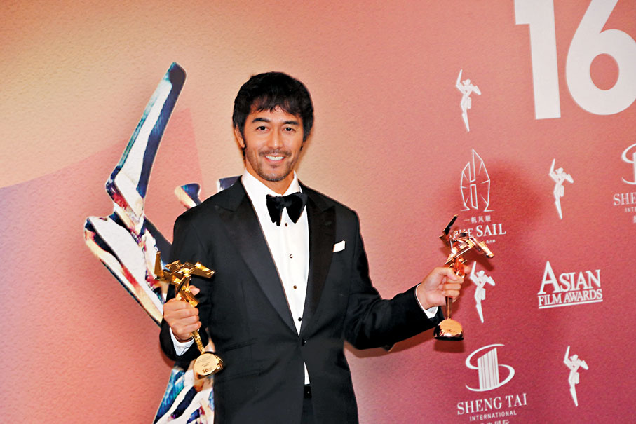 ◆ 阿部寬除奪得卓越亞洲電影人大獎外，還拿下最佳衣獎。