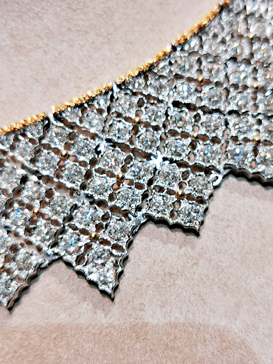 ◆仔細看，每一個位工藝細致。