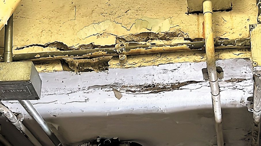 ◆圖為伊利沙伯醫院更衣室天花。資料圖片