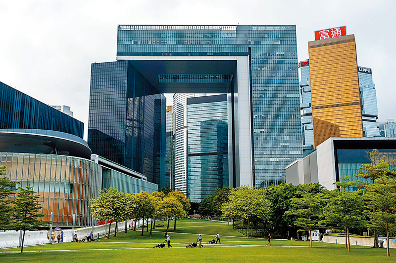 ◆ 香港特區政府昨日公布成立特首顧問團，由行政長官擔任主席並委任34名成員。圖為香港政府總部。 資料圖片